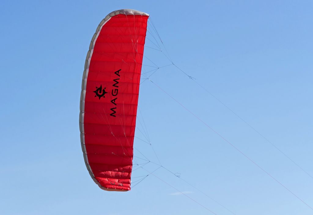 Elliot Magma III 2.0  Vierleiner-Lenkdrachen (Lenkmatte/Parafoil/4-Leiner) rtf (flugfertig) 267 cm x 85 cm rot