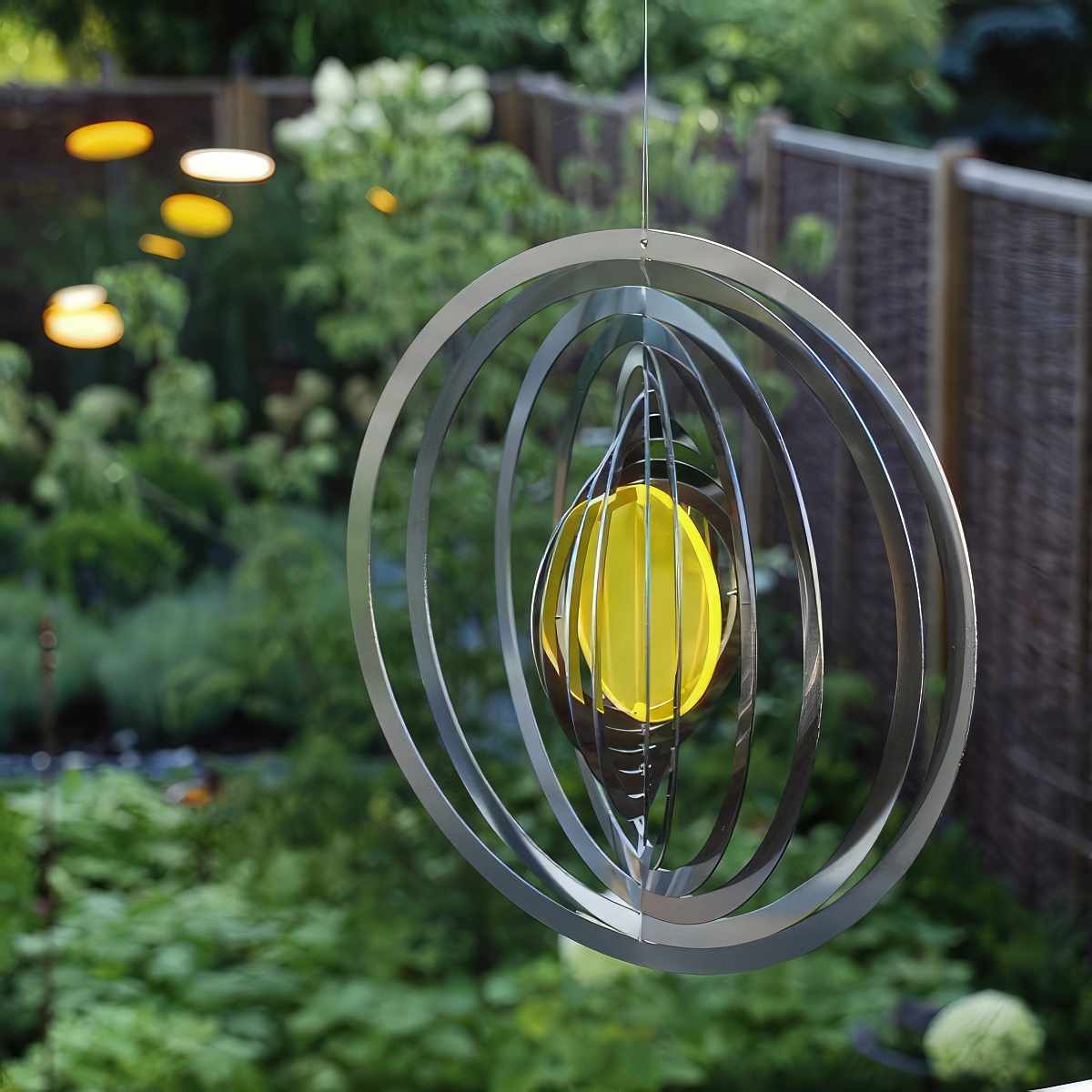 Elliot Lichtzauber - Metallwindspiel hängend Edelstahl-Kreis mit Lichtzauber klein 20 cm rot