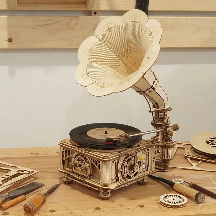 Robotime - DIY - Classical Gramophone (DIY 3D Puzzle 22.6 x 26.1 x-/bilder/big/9190465_2.jpg