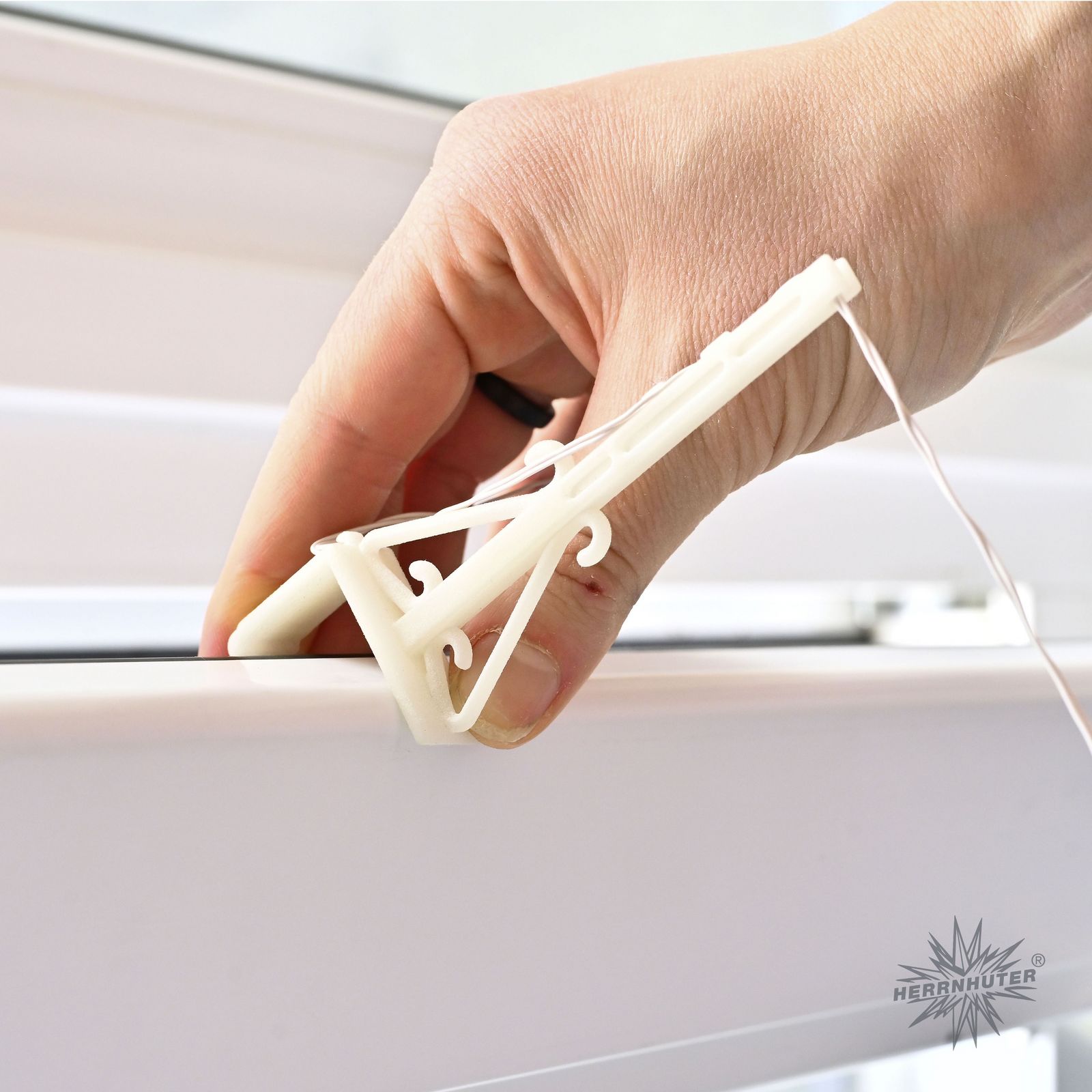 Herrnhuter Sterne Fensterhalter für kleine Sterne A1e/b/i1 (8 und-/bilder/big/fensterhalter_4_web_mit_logo.jpg