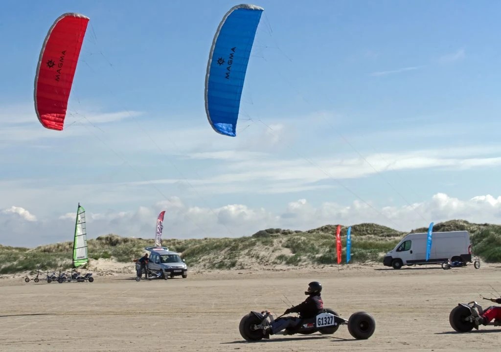 Elliot Magma III 5.0  Vierleiner-Lenkdrachen-/bilder/big/magmabuggy.jpg