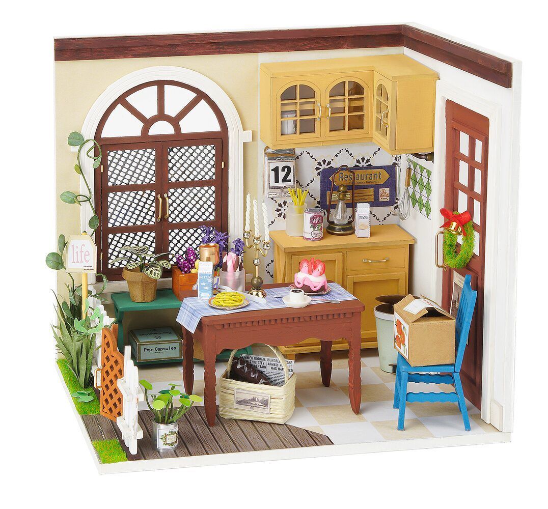 Robotime - DIY Miniaturhaus - Mrs Charlie's Dining Room (DIY House - 16 x 12 x 15 cm) Charlie's Esszimmer (Holzbausatz)