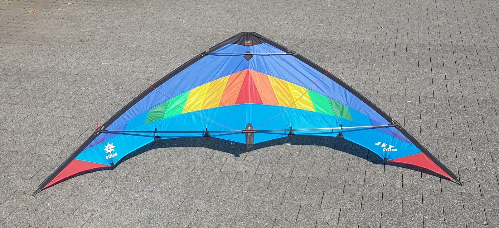 Elliot Jet Stream Reloaded - Zweileiner-Lenkdrachen/Stabdrachen (2-Leiner) rtf (flugfertig) 245 cm x 79 cm Cfk-Rohr 6/8 mm rainbow/blau