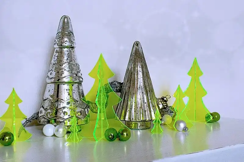 Sonnenfänger Lichtzauber - 3D-Tannenbaum klein 12 cm stehend grün