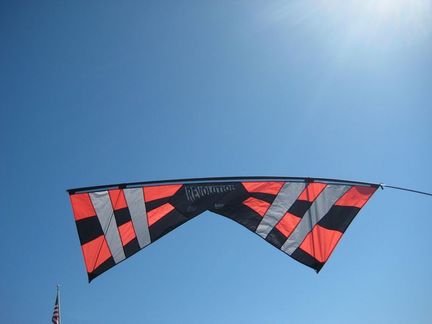 Revolution 1.5 John Barresi-Serie Mid-Vented Vierleiner-Lenkdrachen/Stabdrachen (4-Leiner), KITE ONLY - 232 cm x 79 cm, schwarz/rot/schwarz Revolution 1.5 John Barresi-Serie Mid-Vented Vierleiner-Lenkdrachen/Stabdrachen (4-Leiner), KITE ONLY - 232 cm x 79 cm, schwarz/rot/schwarz