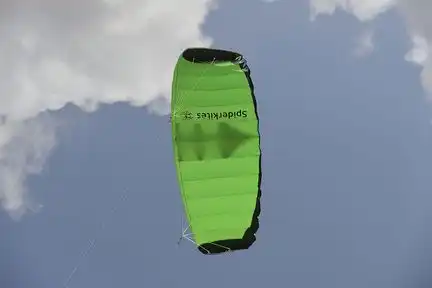 Spiderkites Amigo 2.05  Zweileiner-Lenkdrachen (Lenkmatte/Parafoil/2-Leiner) rtf (flugfertig) 205 cm x 69 cm grün