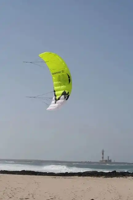 Spiderkites Wasabi 1.5  Zweileiner-Lenkdrachen (Lenkmatte/Parafoil/2-Leiner) rtf (flugfertig) 155 cm x 57 cm gelb/weiß