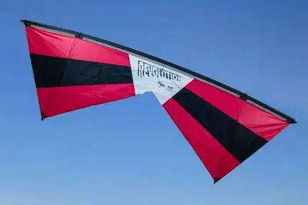 Revolution REFLEX EXP Vierleiner-Lenkdrachen/Stabdrachen (4-Leiner) KITE ONLY - 236 cm x 79 cm rot/schwarz/rot