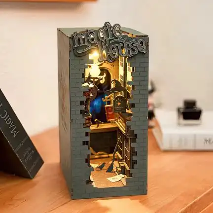 11111Robotime - DIY - Magic House (DIY Bücherecken-Diorama 18 x 11 x 24 cm) Bücherecken-Diorama (Holzbausatz)