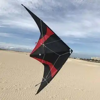 Spiderkites Buddy - Zweileiner-Lenkdrachen/Stabdrachen (2-Leiner) rtf (flugfertig) 123 cm x 55 cm Gfk-Gestänge schwarz/rot