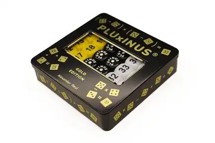 PLUxINUS Gold Edition - das Würfel- und Rechenspiel Metallbox mit 30 Würfeln und Beutel